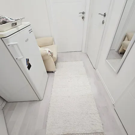 Derkovits Appartman Homestay